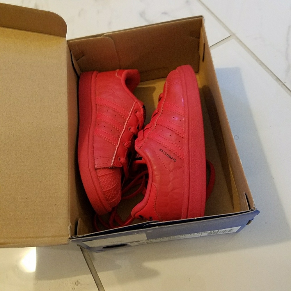 red adidas 9c